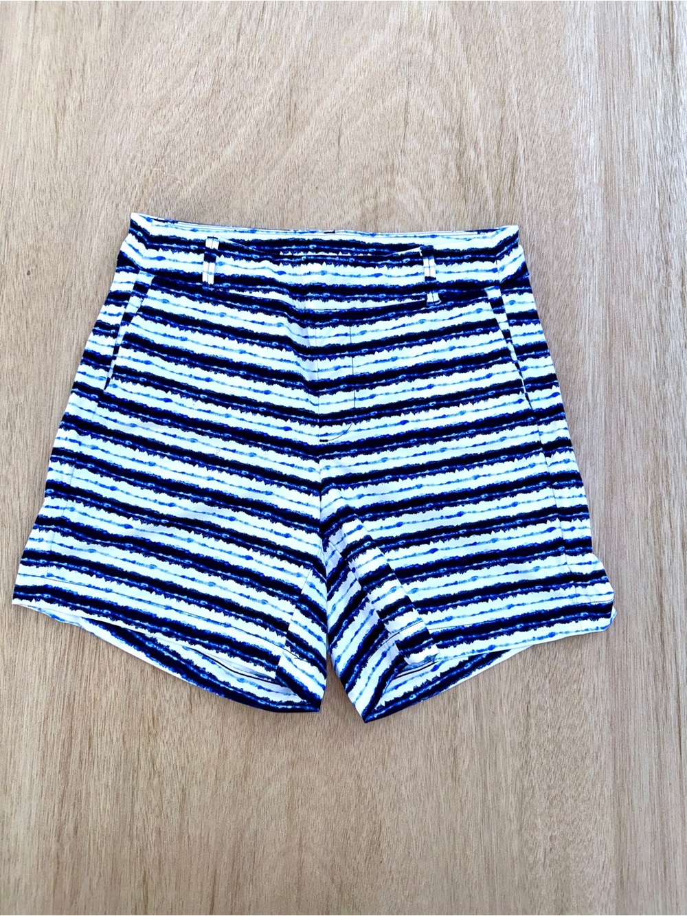Spanx Sunshine Shorts 6" Blue Painted Stripe Small NWOT Nautical Coastal - Picture 3 of 12